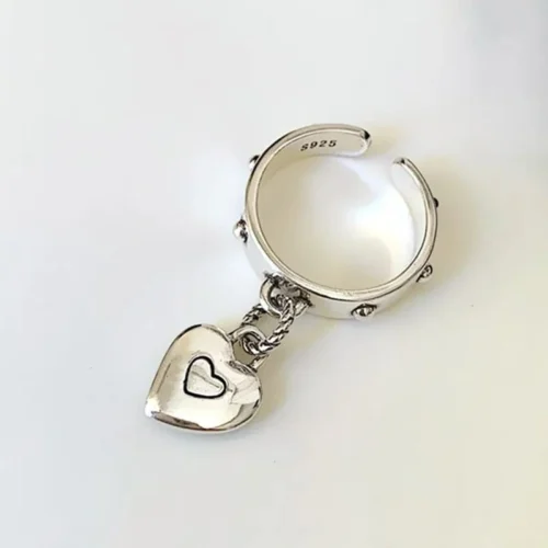 Anello Argento Vintage con Cuore Pendente Anello Argento Vintage con Cuore Pendente
