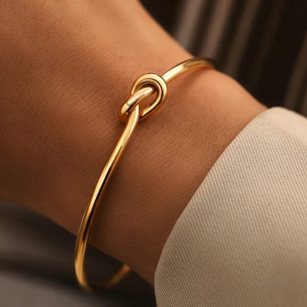 variant-image-2 Bracciale rigido con nodo