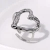 Anello cuore asimmetrico silver