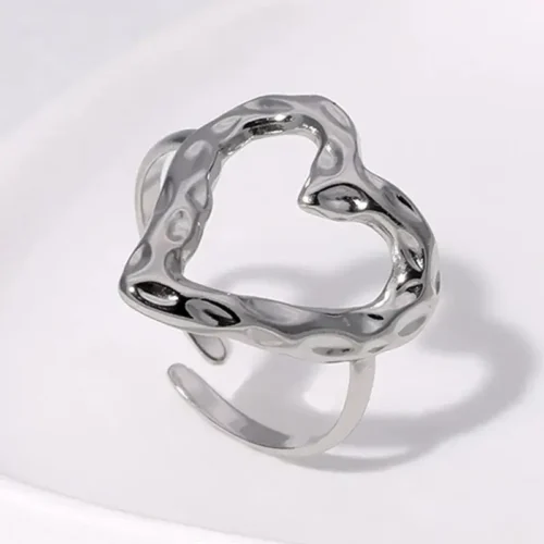Anello cuore asimmetrico silver