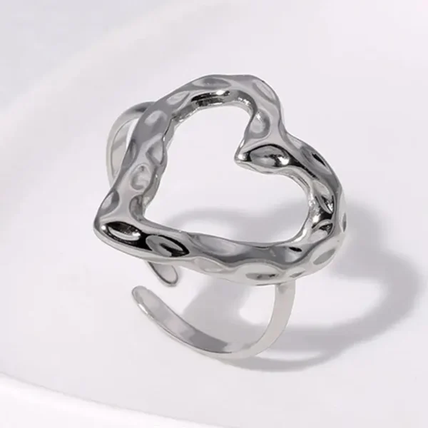 Anello cuore asimmetrico silver