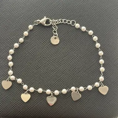 Bracciale perline cuori pendenti